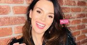 Paulina Krupińska w nowej fryzurze na wiosnę. Po ciemnych włosach już nie ma śladu, a lekka grzywka to strzał w dziesiątkę!