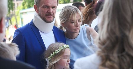 Cezary i Edyta Pazurowie na komunii córki. Rodzice stanęli na wysokości zadania