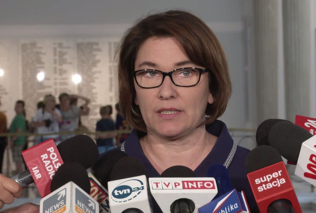 Beata Mazurek: nie ma żadnej decyzji o zmianie premiera