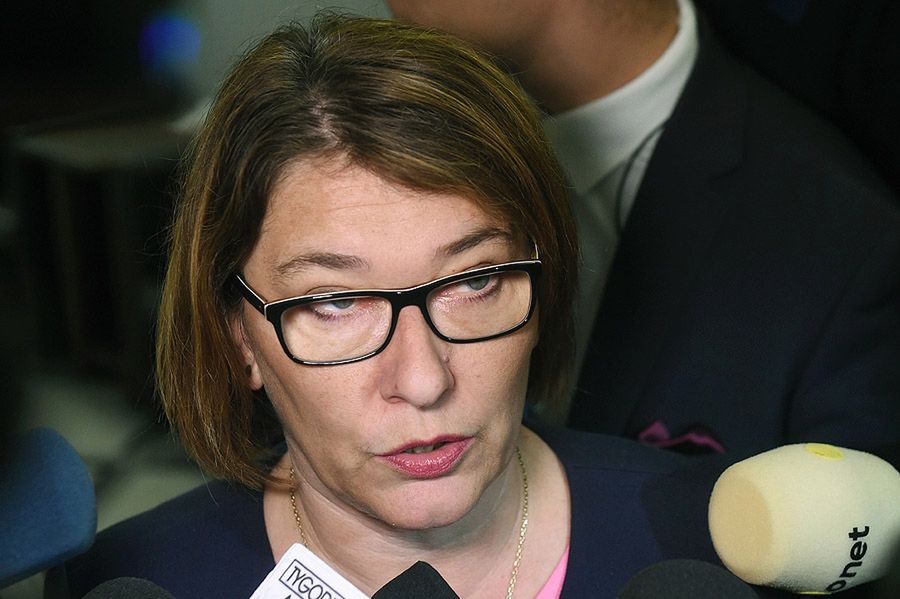 Beata Mazurek o Radosławie Sikorskim: a kim on jest? No name'em