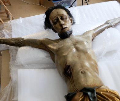 Z Powstania Warszawskiego ocalał tylko Jezus z włosami. Katedra spłonęła