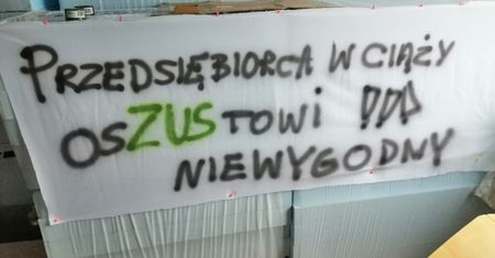 Matki masowo nękane przez ZUS? Z danych wynika co innego. "Pokazują to, co im pasuje"