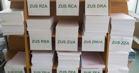 Składki na ZUS. Wyższa pensja minimalna. Młodzi przedsiębiorcy łapcie się za portfele – oddacie do ZUS 400 zł więcej