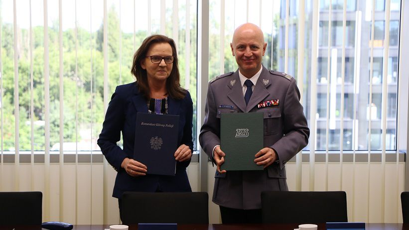Prezes ZUS prof. Gertruda Uścińska i komendant główny Policji, nadinsp. Jarosław Szymczyk..