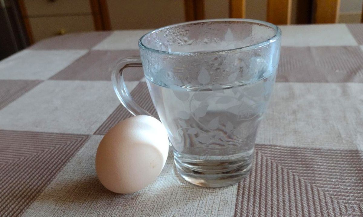 Wbij jajko do szklanki z wrzątkiem. Nie zjesz już niczego innego na śniadanie