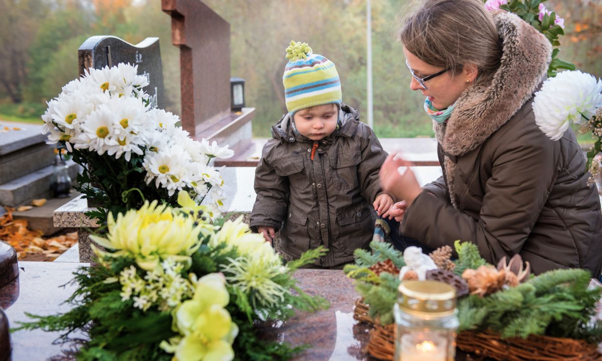 dekorowanie grobów, fot. Getty Images