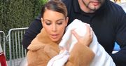Szok! Mała North West podróżuje sama samolotem. Kolejny skandal do kolekcji Kim Kardashian