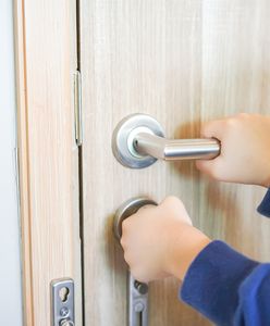 Wchodzą do mieszkań, kiedy im się podoba. Nie mają prawa