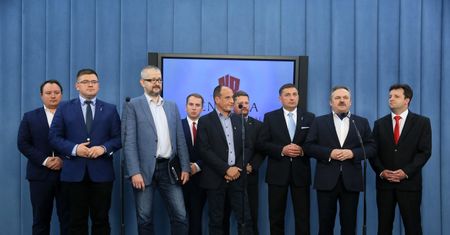 Wojna w klubie Kukiz'15. Poseł oskarża kolegów o grzebanie w jego ustawie