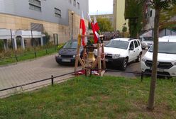 Dzwon smoleński, kiedyś na Krakowskim Przedmieściu, teraz na Ursynowie