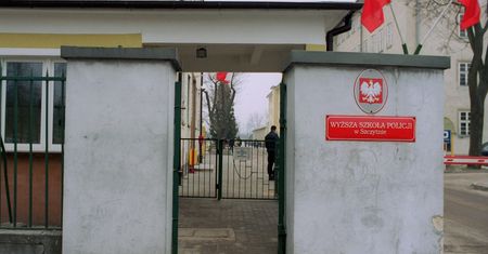 Strzały w szkole policyjnej w Szczytnie. Dwie osoby ranne. Okoliczności wypadku