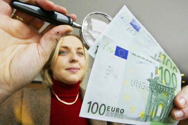 Wciąż rośnie ilość fałszywych euro
