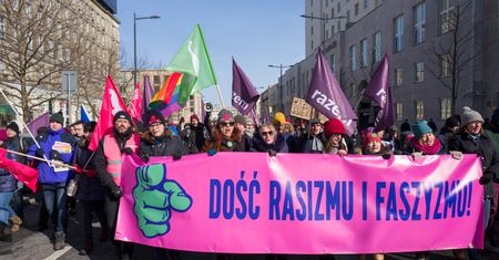 Marsz "Dość rasizmu i faszyzmu" przeszedł ulicami stolicy. Demonstranci solidarni z Nową Zelandią