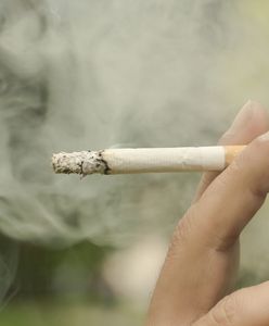 Coraz więcej młodych ludzi pali papierosy