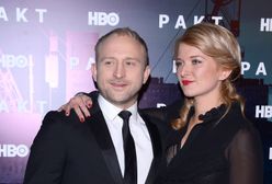 "Pakt": Borys Szyc z partnerką na premierze