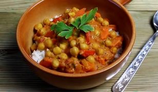Rozgrzewająca ciecierzyca z marchwią i curry