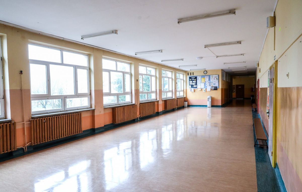Koronawirus w Polsce. 45 uczniów i nauczycieli z Łęczycy na kwarantannie w szkole