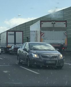 Blokowali korytarz życia na A1. Internauci oburzeni