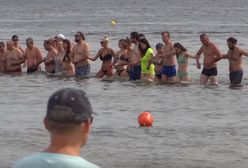 Sopot. Plażowicze utworzyli "łańcuch życia". Ratowali 6-latka