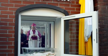 Dziecko we wrocławskim oknie życia. Stan chłopca jest "dobry"
