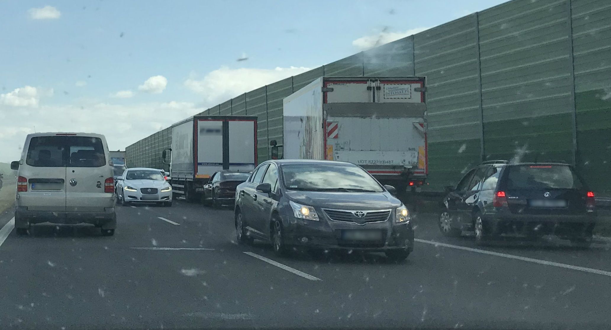 Kierowcy zablokowali korytarz życia na A1