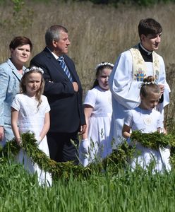 Przecieszyn pod Brzeszczami. Tam Beata Szydło jest w domu. "Dba o pełną lodówkę dla pana Edka, jest jedną z nas"
