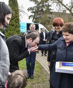 Bartłomiej Biskup: "Wszystkie partie chcą być blisko ludzi. Komu się naprawdę udaje?" (Opinia)