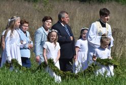 Przecieszyn pod Brzeszczami. Tam Beata Szydło jest w domu. "Dba o pełną lodówkę dla pana Edka, jest jedną z nas"