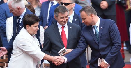 Prezydent jest jak 18-latek po wyprowadzce, a premier musi się zmierzyć z trudną prawdą o swojej roli – mówią nam politycy PiS