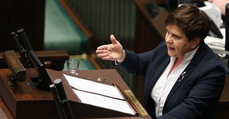 Nagrody od Szydło za ciężką pracę? "Bez uzasadnienia"