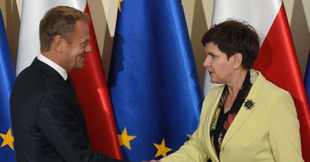 Porównali zaufanie do rządów PiS i PO. Beata Szydło lepsza od Donalda Tuska