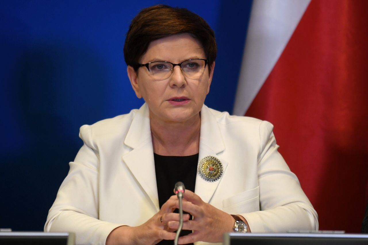 Beata Szydło z Brukseli komentuje decyzję sędziego Wojciecha Łączewskiego. I przestrzega swoich ministrów