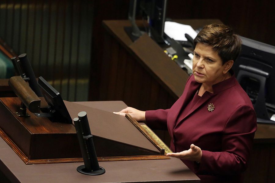 Chciał od premier dowodów na "opłacone protesty". Dostał odpowiedź od kancelarii