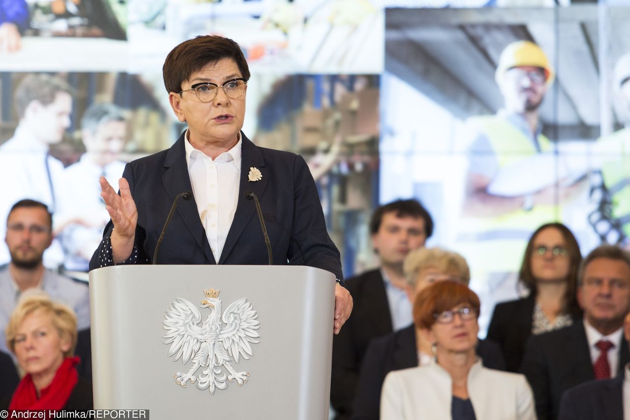 Metamorfoza Beaty Szydło. Nowy kolor włosów, nowe okulary i taki efekt!