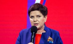 Szydło wyjaśnia sprawę j. angielskiego. Cytuje klasyka