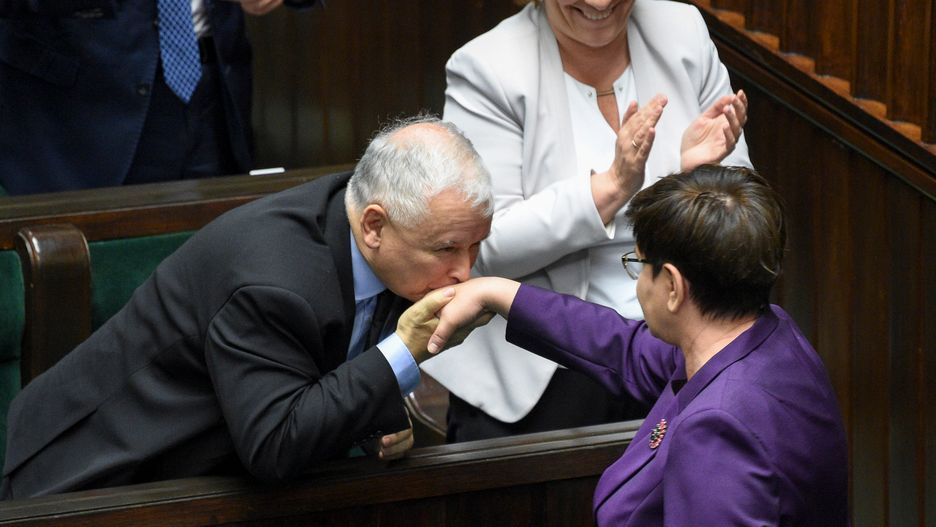 Doświadczony poseł wygadał się, dlaczego Kaczyński nie da rady zastąpić Szydło.