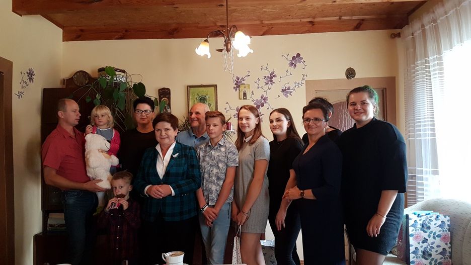 Wybory parlamentarne 2019. Beata Szydło aktywnie wspiera PiS.