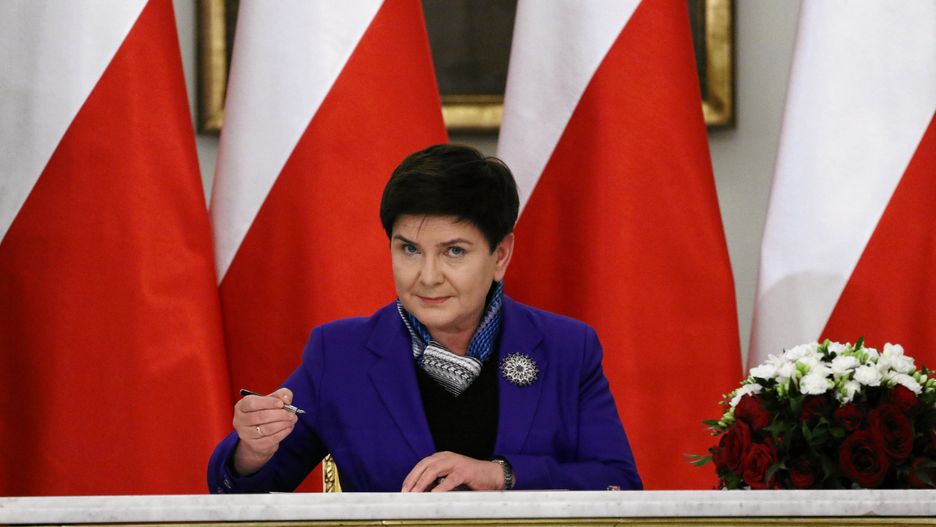 Szydło dostanie 1610 zł mniej niż wtedy, gdy była premierem