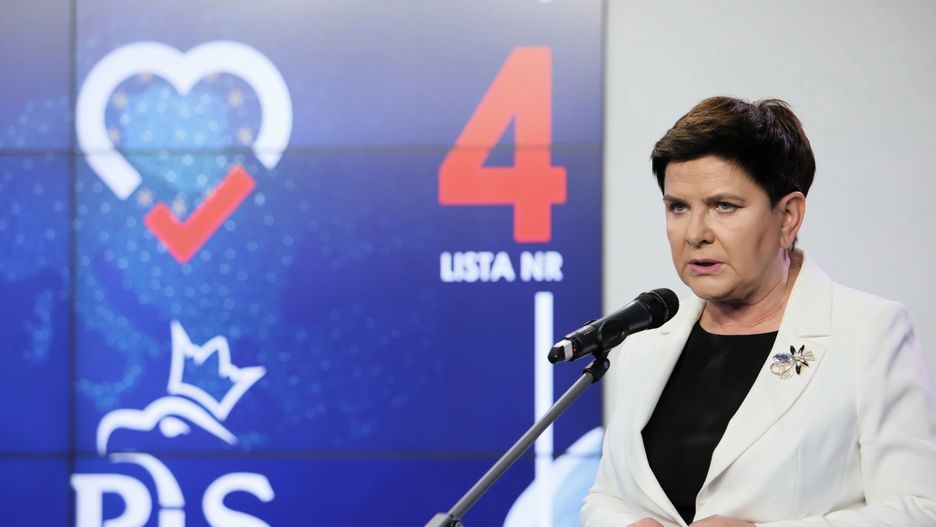 Co innego Beata Szydło mówiła ws. flag UE kilka lat temu