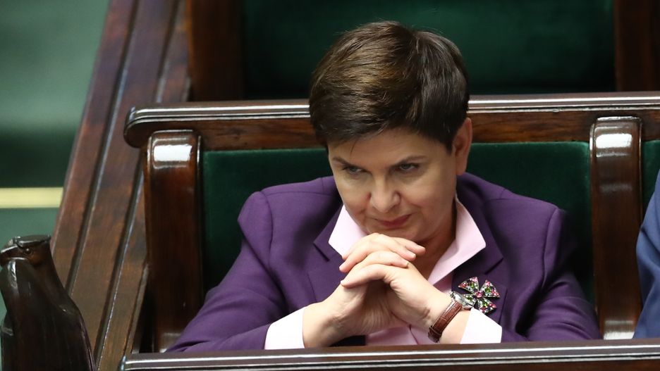 Wyborcy wolą na fotelu premiera Beatę Szydło