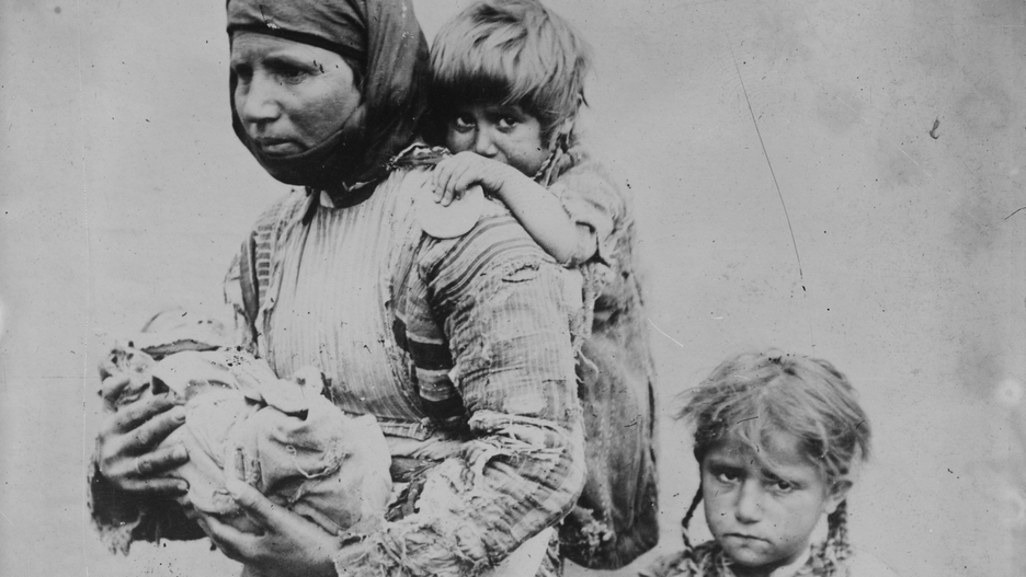 Ofiarami czystek rasowych jeszcze przed wybuchem I wojny światowej byli Ormianie. Szacuje się, że w latach 1894-1896 zginęło ich około 80 tys.