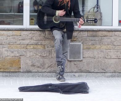 Nie wykręcisz się, że nie masz drobnych. Ulicznym grajkom zapłacisz kartą
