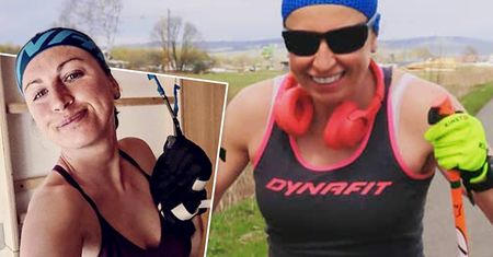 Ciężarna Justyna Kowalczyk pokazała zdjęcie z treningu. Na pierwszym planie odsłonięty brzuszek