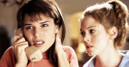 Co się stało z Neve Campbell? Ulubienica Ameryki kończy w tym roku 46 lat