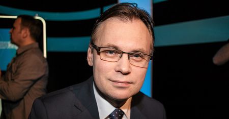 Panie w stroju topless i znany poseł PiS. "To występ artystyczny"