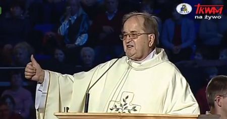 Heheszki z papieżem. Jak Rydzyk zaczął je opowiadać, ojcowie chcieli go ściągnąć z ambony