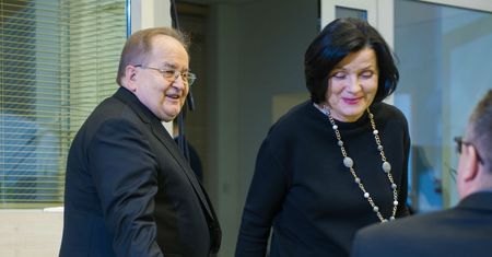 O. Tadeusz nie musi tułać się po hotelach. Milionowa inwestycja "księgowej Rydzyka" w Warszawie