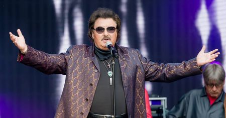 Krzysztof Krawczyk przyznał się do korzystania z playbacku. Nie oceniajmy go pochopnie