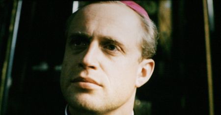 Piotr Adamczyk znów zagra Karola Wojtyłę. Aktor zaangażował się w nietypowy projekt