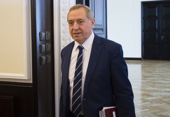 Minister Kowalczyk proponuje kaucje za opakowania z makulatury, szkła i plastiku